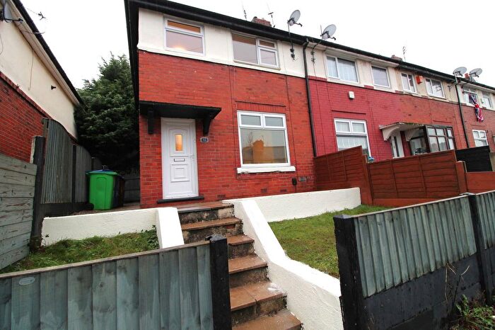 3 Bedroom End Of Terrace House To Rent In Tennyson Road, Middleton, Manchester, M24