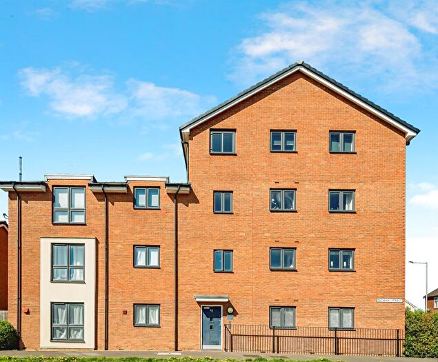 2 Bedroom Apartment For Sale In Putman Street, Aylesbury, HP19