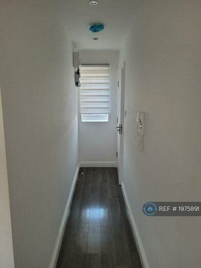 Studio To Rent In Dartford Kent, Dartford, DA1