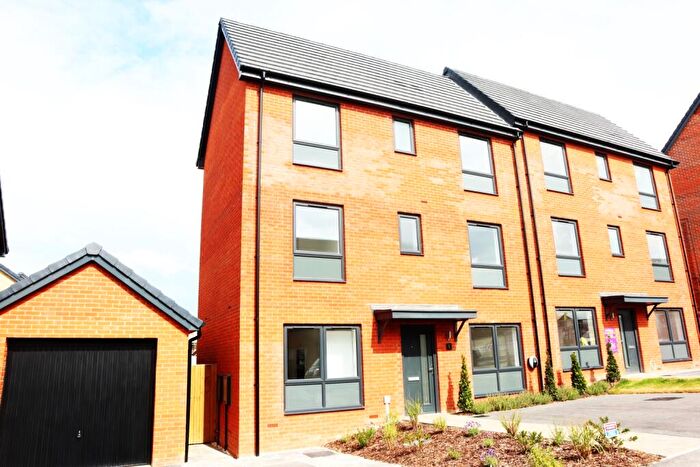 4 Bedroom Semi-Detached House To Rent In Ryeland Drive, Whitehouse, Milton Keynes, MK8