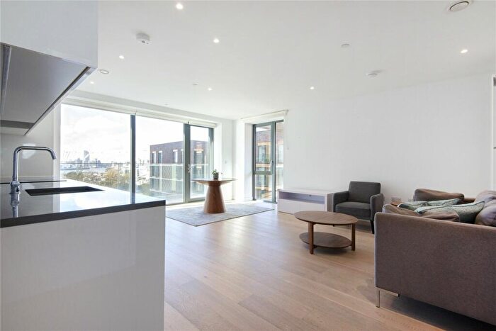 2 Bedroom Flat To Rent In Bonnet Street, Silvertown, E16