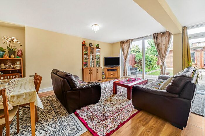 4 Bedroom Terraced House For Sale In Styles Gardens, London, SW9