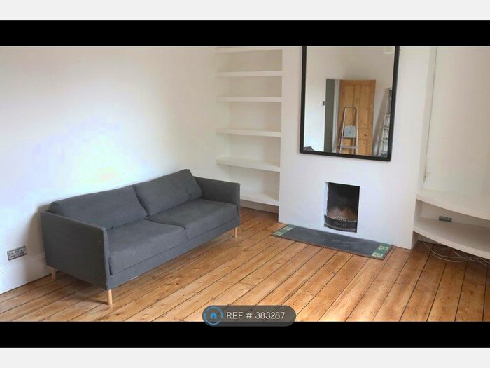 2 Bedroom Flat To Rent In Vicarage Road, London, E10
