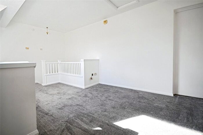 1 Bedroom Apartment To Rent In Rowe Court, Reading, Berkshire, RG30