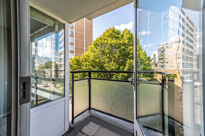 2 Bedroom Flat For Sale In Chippendale House, Churchill Gardens, Pimlico, London, SW1V