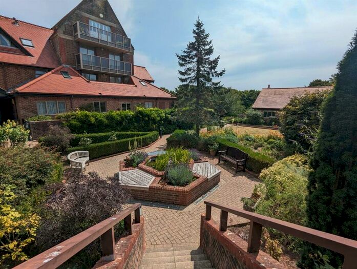 4 Bedroom Town House To Rent In Falmer Road, Rottingdean, Brighton, BN2