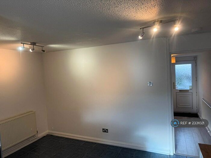 4 Bedroom Terraced House To Rent In Apollo Close, Hornchurch, RM12