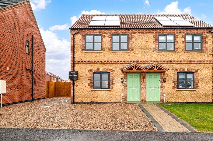 3 Bedroom Semi-detached House For Sale In Cleveland Avenue, North Hykeham, LN6