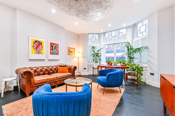 3 Bedroom Flat To Rent In Montagu Mansions, Marylebone, London, W1U