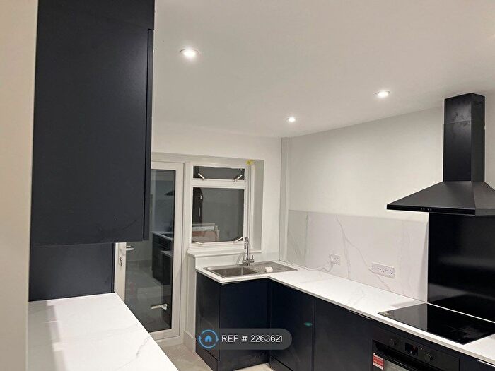 2 Bedroom Bungalow To Rent In Barnfield Road, Orpington, BR5