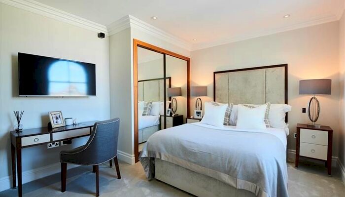 2 Bedroom Flat To Rent In Kensington Gardens Square, London, W2