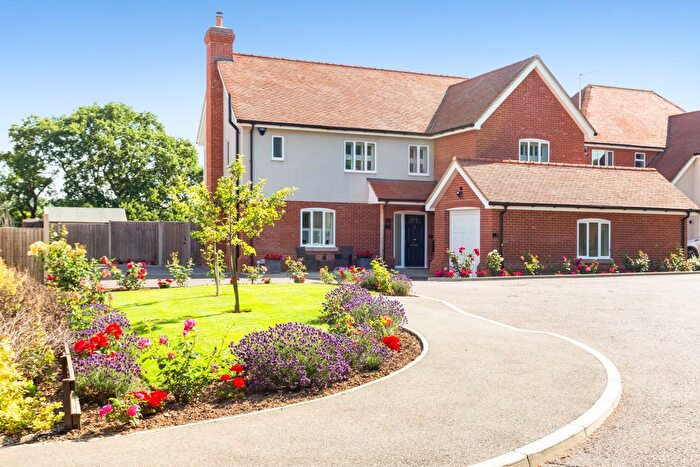 4 Bedroom Detached House For Sale In Oak Tree Close, Bumbles Green, Nazeing, Essex, EN9