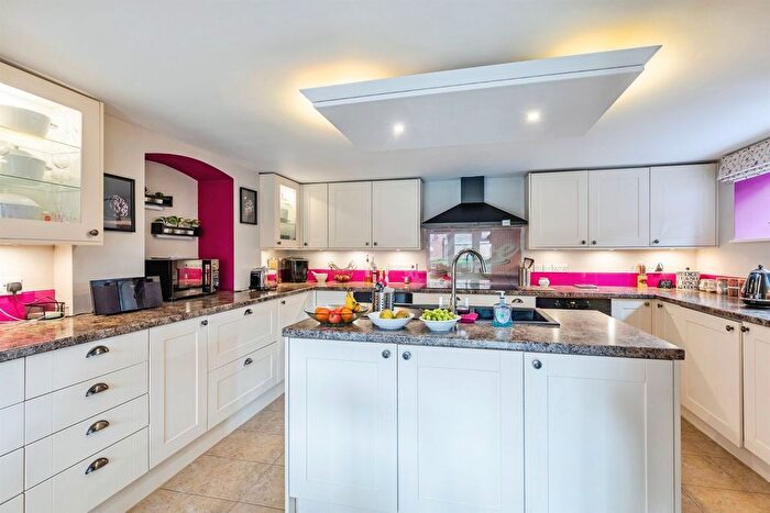 3 Bedroom Cottage For Sale In High Street, Stanwick, Wellingborough, NN9