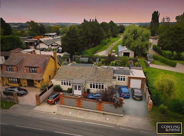 3 Bedroom Detached Bungalow To Rent In Wash Road, Basildon, SS15