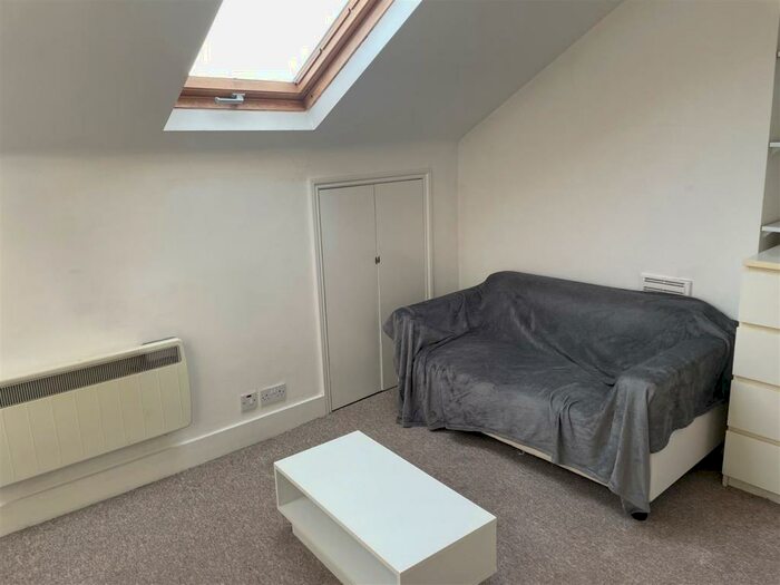 Studio To Rent In St. John's Way, Upper Holloway, London, N19