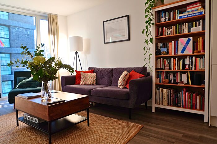 1 Bedroom Flat For Sale In Bundocks Walk, London, London, E3