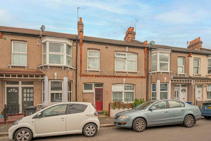 3 Bedroom Terraced House To Rent In Grange Avenue, Finchley, London, N12