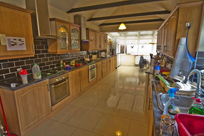 8 Bedroom Semi-Detached House To Rent In *£Pppw Incl Bills + Two Free Weekly Papa Johns (T+C’s Apply)* Faraday Road, Lenton, NG7