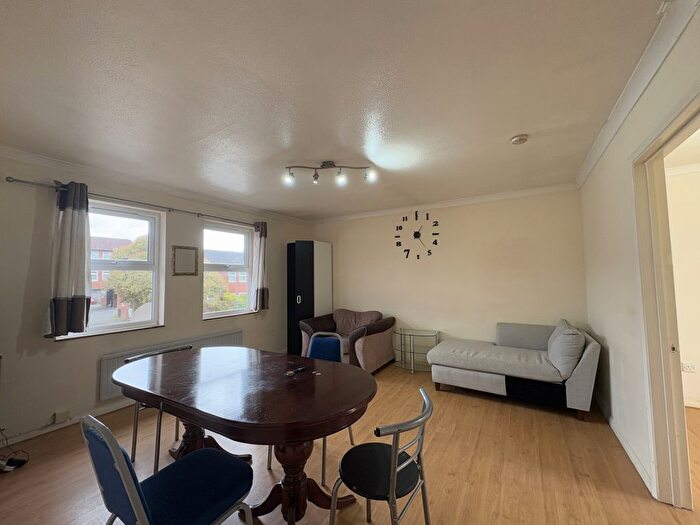 3 Bedroom Flat To Rent In Cambridge, CB4