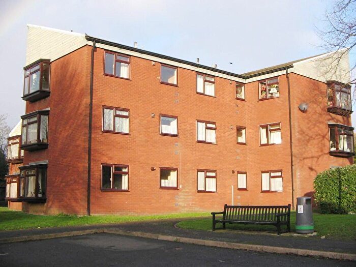 2 Bedroom Flat To Rent In Devon Walk, Rushden, Northamptonshire, NN10