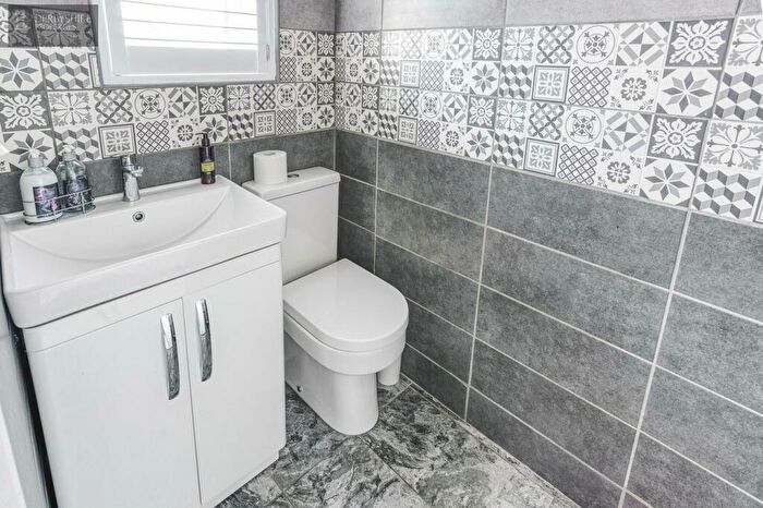 5 Bedroom Detached House For Sale In Crown Hill Way, Stanley Common, Ilkeston, DE7