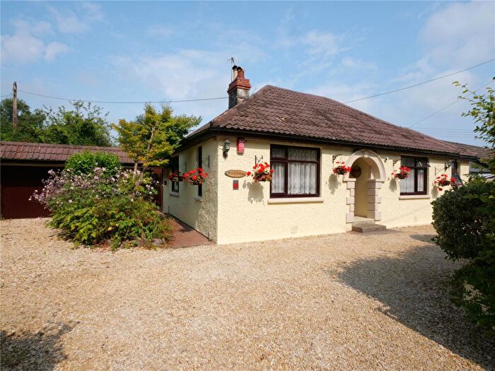 3 Bedroom Bungalow For Sale In A Spacious Bungalow With Large Gardens And Versatile Living Space., BS40