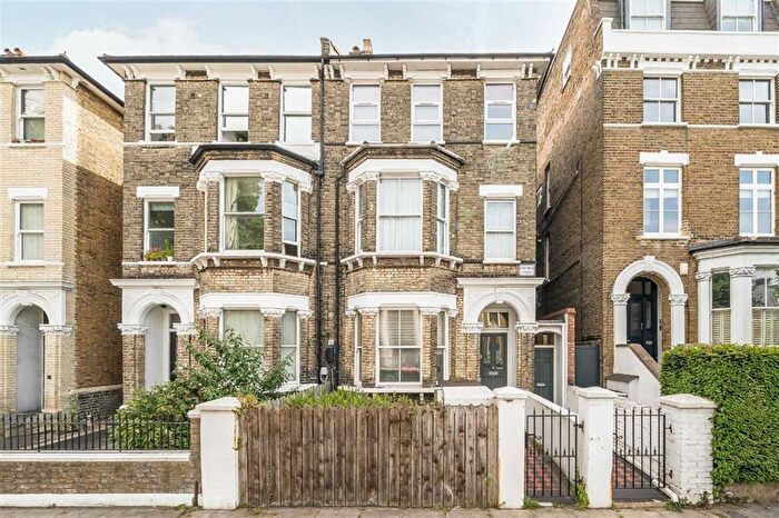 2 Bedroom Flat For Sale In South Lambeth Road, South Lambeth, SW8