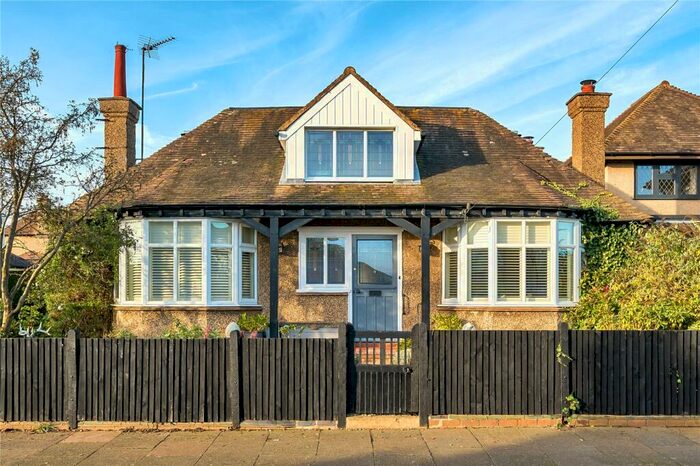 3 Bedroom Detached House To Rent In Weston Way, Weston Favell, Northampton, NN3