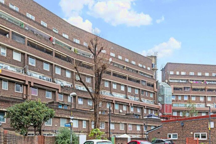 4 Bedroom Flat To Rent In Clarewood Walk, London, SW9