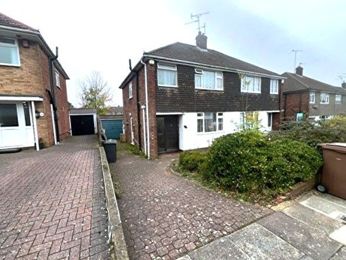 3 Bedroom Semi-Detached House To Rent In Deep Denes, Luton, LU2