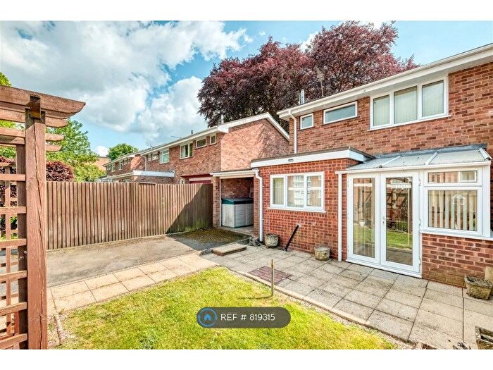 3 Bedroom Semi-Detached House To Rent In Woodend Close, Redditch, B97