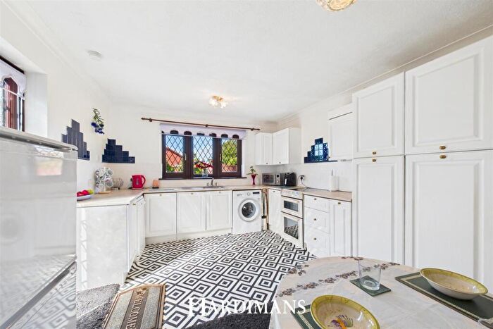 3 Bedroom Detached Bungalow For Sale In Lakeland Drive, Lowestoft, NR32