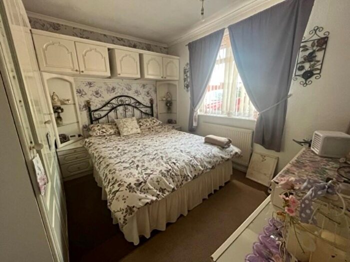 2 Bedroom Detached Bungalow For Sale In Glascote Road, Glascote, B77