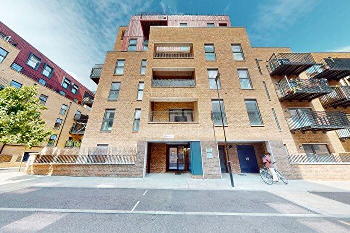 2 Bedroom Flat To Rent In Brumwell Avenue, London, SE18