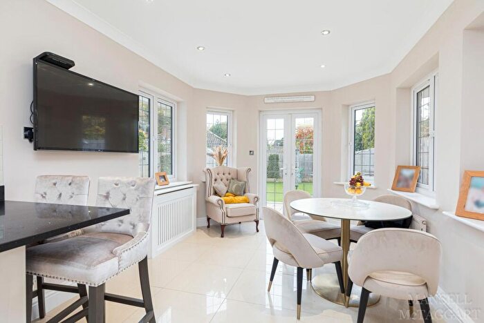 5 Bedroom Detached House For Sale In Hedgecourt Place, Felbridge, RH19
