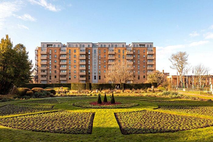 1 Bedroom Flat For Sale In Copperhouse Green, Dartford, Kent, DA1
