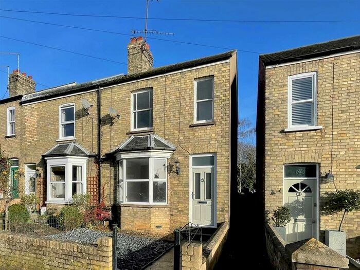 2 Bedroom End Of Terrace House To Rent In Queens Walk, Stamford, PE9