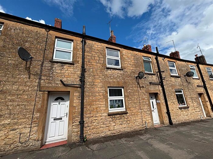 2 Bedroom Terraced House To Rent In South Street, Crewkerne, TA18