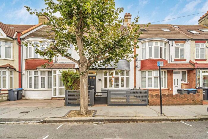 3 Bedroom House To Rent In Limpsfield Avenue, Thornton Heath, CR7