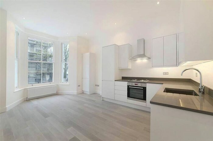 2 Bedroom Flat To Rent In Finborough, Chelsea, London, SW10
