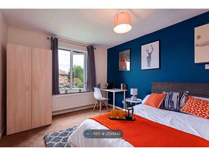 7 Bedroom End Of Terrace House To Rent In School Lane, Egham, TW20