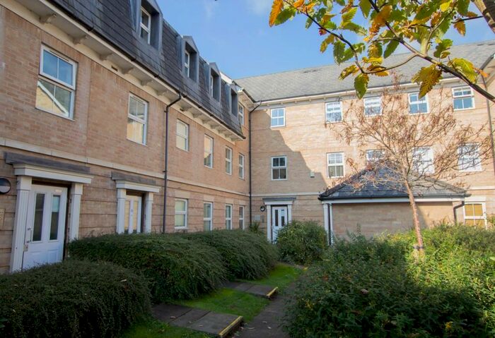 2 Bedroom Apartment To Rent In Falcon Mews, Stanbridge Road, Leighton Buzzard, Bedfordshire, LU7
