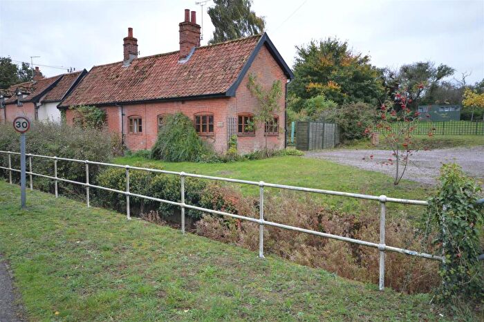 2 Bedroom Semi-Detached House To Rent In Sibton, IP17