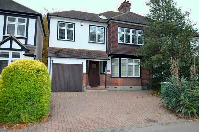 5 Bedroom Detached House To Rent In Longlands Road, Sidcup, DA15
