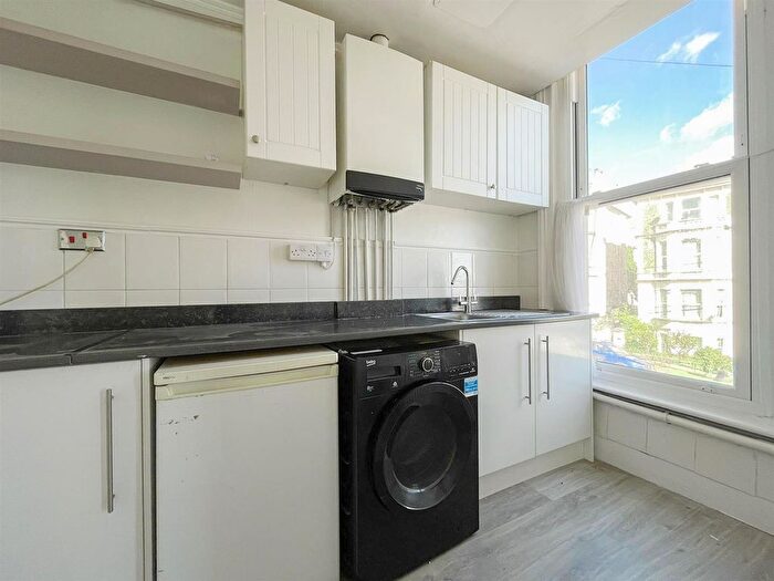 1 Bedroom Flat To Rent In Carisbrooke Road, St Leonards, TN38