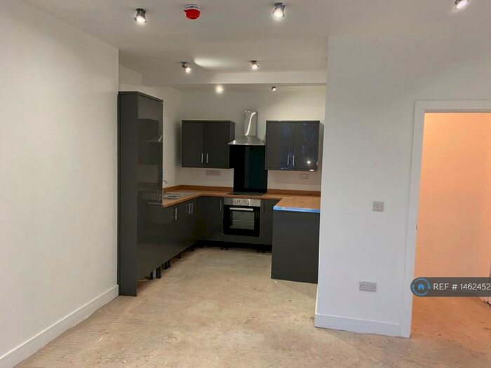 3 Bedroom Flat To Rent In Watson Road, Worksop, S80