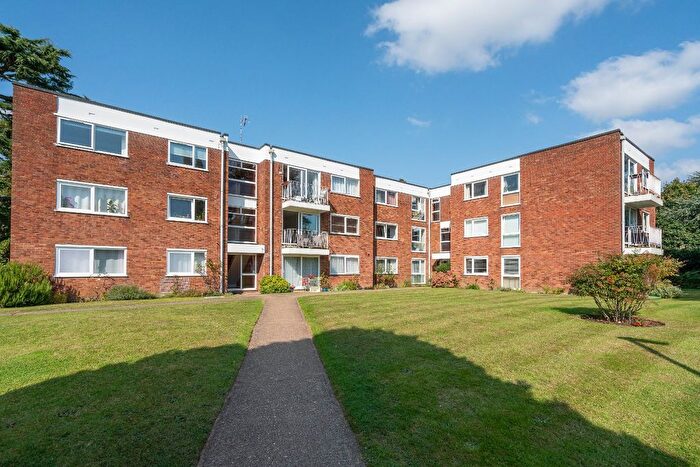 2 Bedroom Flat To Rent In Manning Court, Eastbury Road, Watford, Herts, WD19