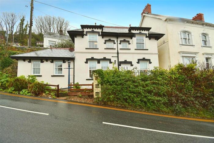 2 Bedroom House To Rent In Goodwick, SA64