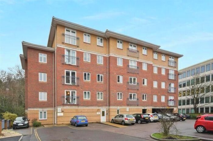 2 Bedroom Flat To Rent In Cardinal House, Jubilee Hall Road, Farnborough, GU14