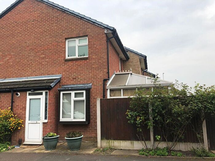 1 Bedroom Terraced House For Sale In Andrew Close, Ilford, Essex, IG6
